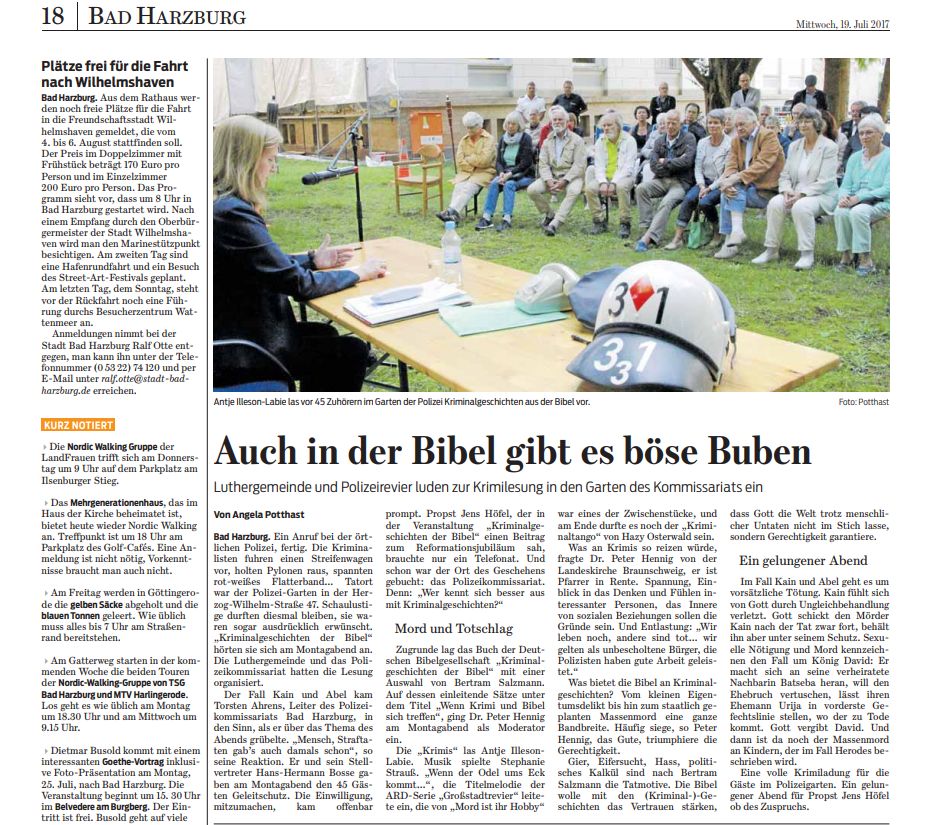 Krimilesung im Garten des Polizeikommissariats Bad Harzburg